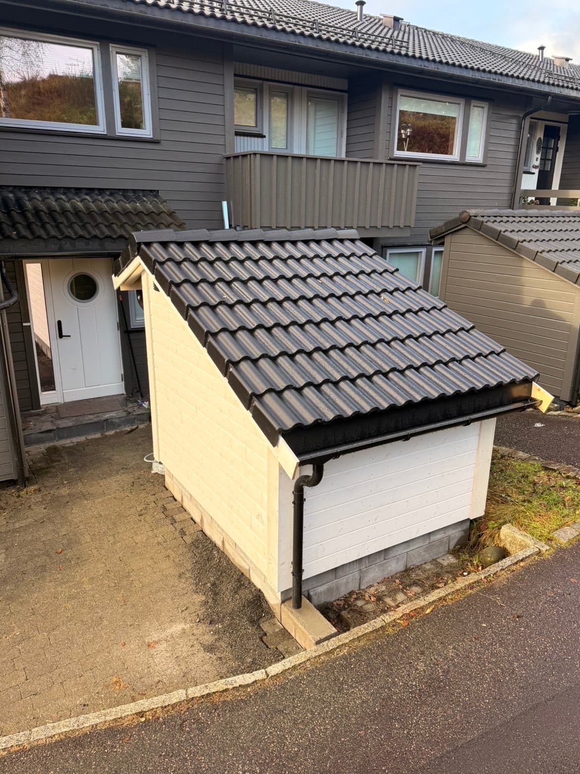 Ny bod ved inngangen, etter