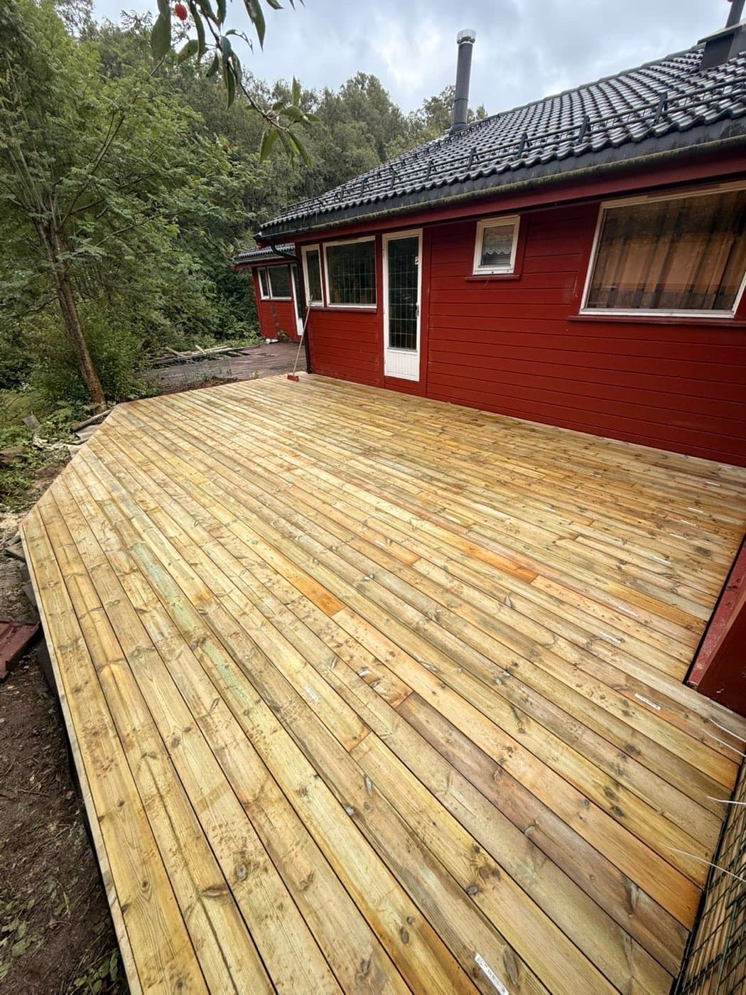 Ny terrasse i hagen, etter